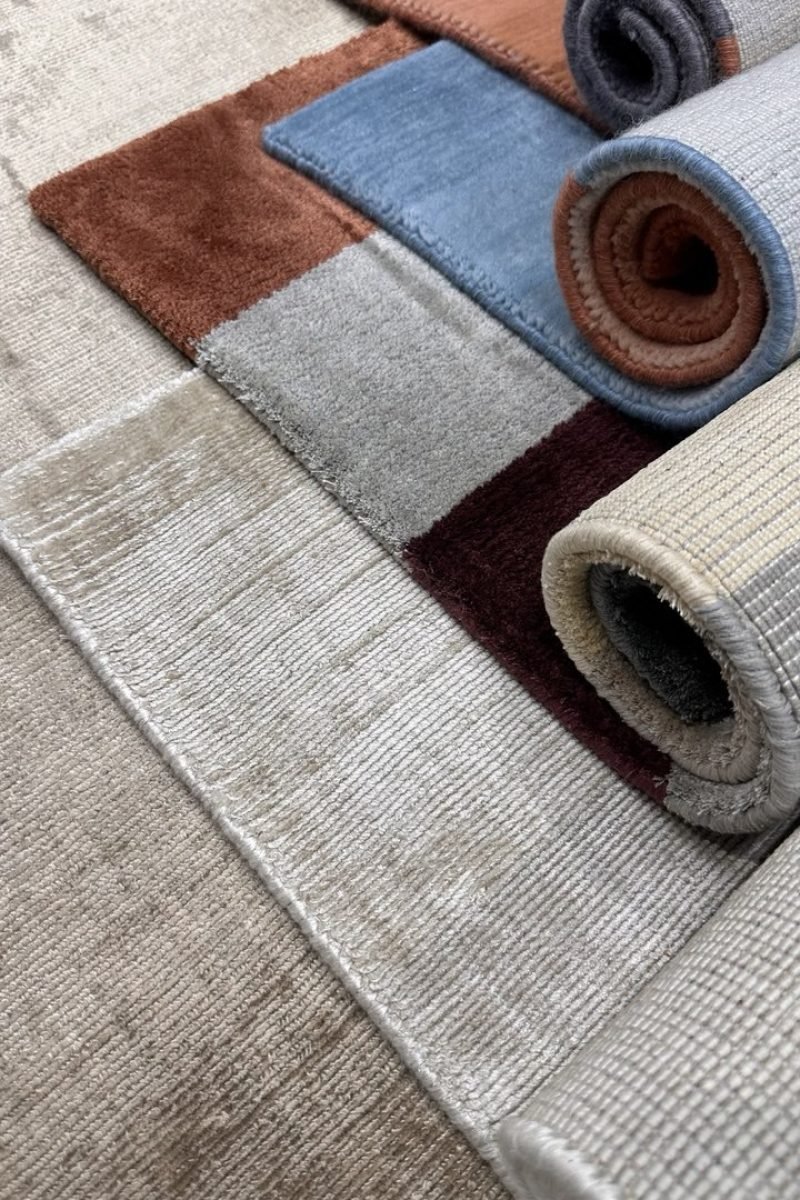 founder ke bagal me wali hai